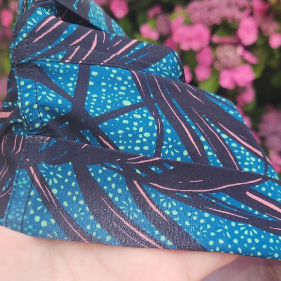 LULULEMON Spring Break Away Short II Palm Lace Tofino Teal Multi Size 6 - Picture 3 of 4